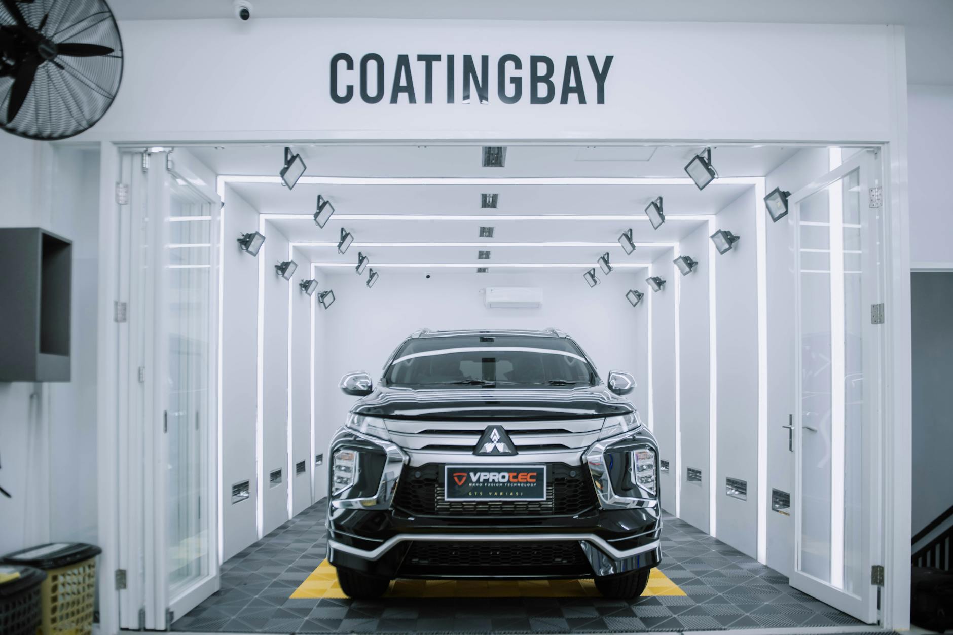 ceramic coating a sports utility vehicle